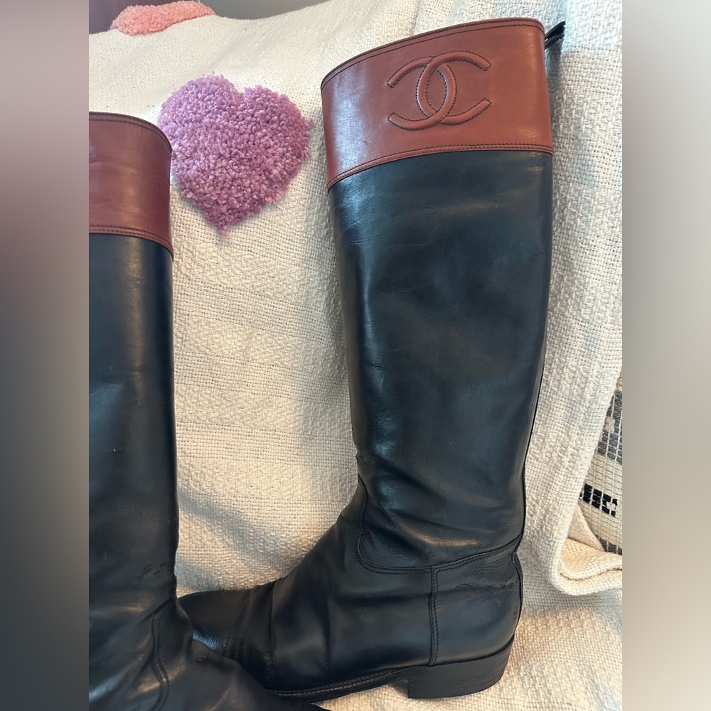 Classic Vintage CHANEL Tall Black and Brown Leather Riding Boots. Size 36.5 - Picture 2 of 15